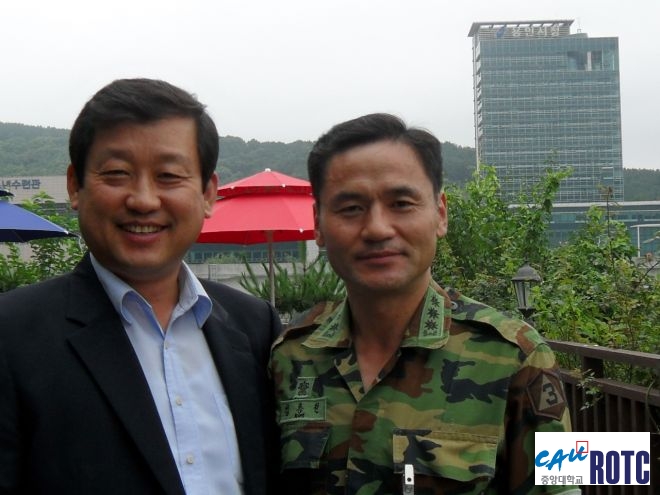 김용철 대령 방문 사진 006.jpg